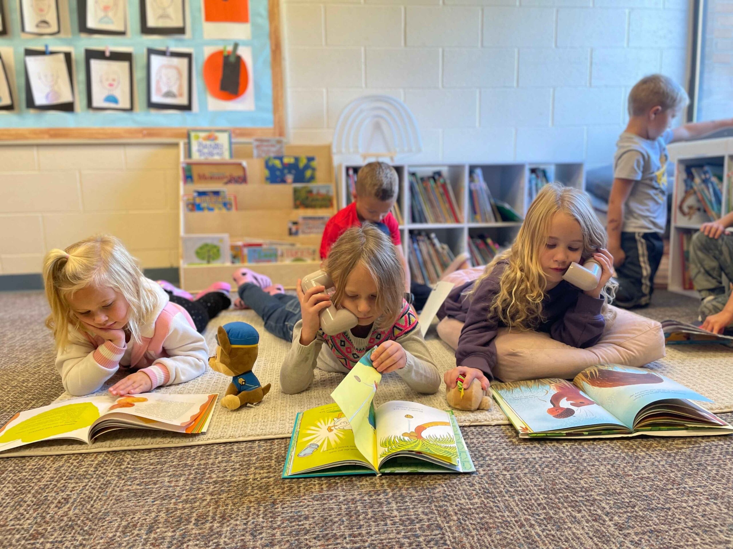 Elementary students learning together at West Side Christian School